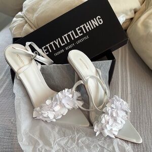 NIB PrettyLittleThing White Floral Women's Heels, 10